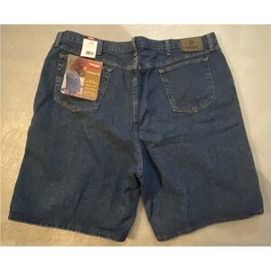 Wrangler Men's Relaxed Fit Dark Blue Denim Shorts